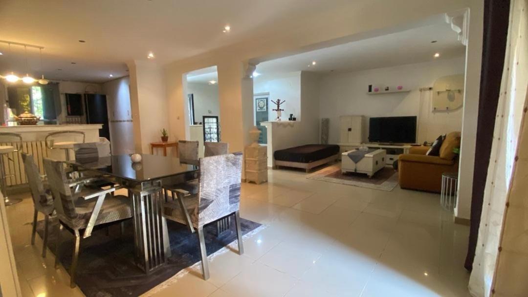 Duplex T3 Bien Situe Apartment Annaba Luaran gambar